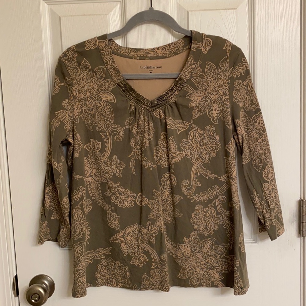 croft & barrow Stretch Olive Green Floral V-neck Top Cotton-blend Size Medium